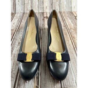 Salvatore Ferragamo Vara Pump Leather Heels Size 10 1/2 AAAA color Navy